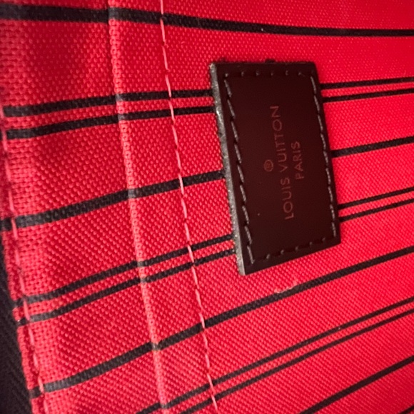 Authentic Louis Vuitton Damier Ebene Neverfull Pochette - Picture 6 of 8